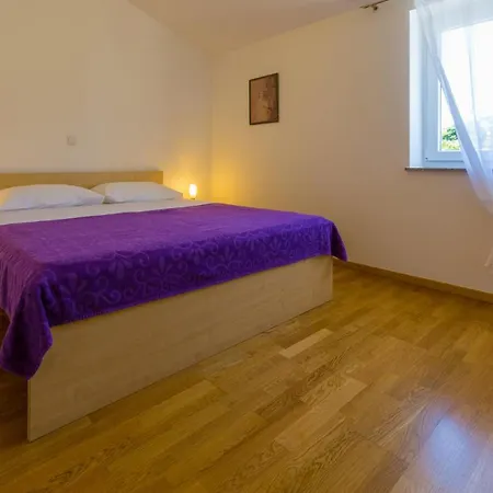 Apartment Dakovic Deni